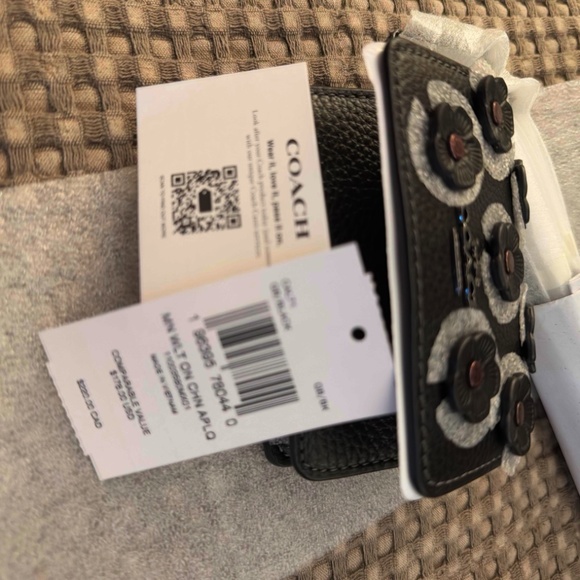 Black Coach Wallet Tea Roses with Chain - Picture 7 of 8